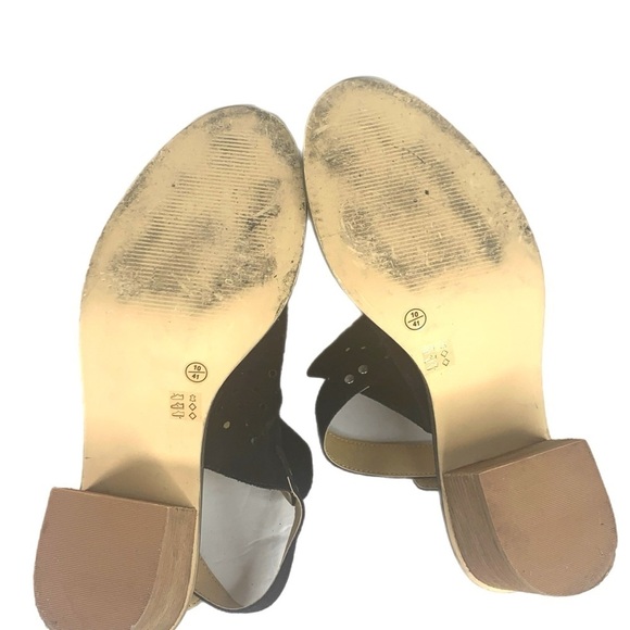 Chinese Laundry Perforated Peep-Toe Black Suede Bootie Women Size: 10 - Picture 9 of 10